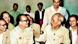 Chủ tịch Hồ Chí Minh và nghệ thuật dùng người tài: Giao việc là tin trọn vẹn
