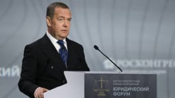 Ông Medvedev tuyên bố Ukraine có 'một cơ hội cuối cùng'