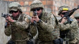 Ukraine bất ngờ mở cuộc điều tra Lữ đoàn tinh nhuệ nhưng nhiều tai tiếng được Pháp huấn luyện 