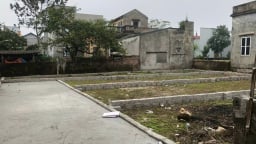 Bộ Xây dựng 'cảnh báo' giá đất nền, nhà ở riêng lẻ biến động tiềm ẩn rủi ro