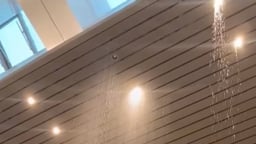 Mưa lớn, nhà ga T3 sân bay Tân Sơn Nhất lại xuất hiện nước chảy như trút