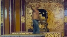 Bảo vật quốc gia Ngai vàng triều Nguyễn bị người đàn ông loạn thần đập phá làm hư hại 