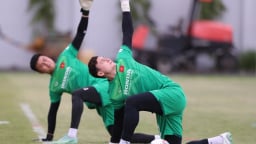 Hé lộ lý do HLV Kim Sang-sik “ngó lơ” Đặng Văn Lâm