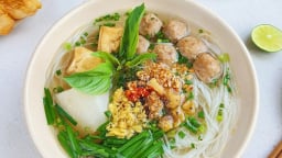 Không cần hầm xương vẫn có món hủ tiếu bò viên ngọt nước thơm ngon