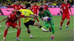 Malaysia 'chơi chiêu' với HLV Kim Sang-sik nhưng... phản tác dụng?