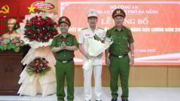 Bộ trưởng Bộ Công an thăng cấp bậc hàm cho Phó Giám đốc phụ trách Công an Đà Nẵng 