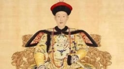 Vì sao Gia Khánh được Càn Long chọn dù năng lực kém xa anh trai?