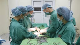 Cụ bà gần 100 tuổi bị u nang buồng trứng vẫn được phẫu thuật an toàn
