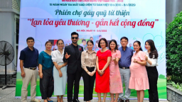 Ca sĩ Kevil Chính: 'Phiên chợ của Báo Dân Việt giúp người Việt dùng hàng Việt nhiều hơn'