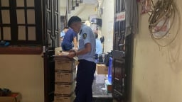 Hàng nghìn lọ mỹ phẩm nhập lậu được trà trộn vào hàng có hóa đơn