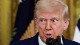 Ông Trump báo cáo thu nhập tới 600 triệu USD từ tiền mã hóa, sân golf, cấp phép thương hiệu