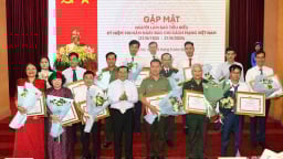 Tri ân 27 nhà báo lão thành, trao tặng bằng khen 123 nhà báo tiêu biểu 