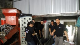Nuôi nhốt con gấu ngựa suốt 20 năm, một người dân Hải Phòng tự nguyện giao nộp để lực lượng chức năng đưa về Huế chăm sóc