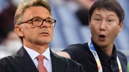 Sao lại đưa HLV Kim Sang-sik theo vết xe đổ của HLV Troussier?
