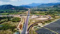 Bộ Xây dựng cảnh bảo nguy cơ chậm tiến độ các dự án cao tốc với lý do 'bất ngờ'