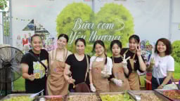 105 tuần Báo Dân Việt tổ chức “Bữa Cơm Yêu Thương”: Sẻ chia may mắn, nhận về những yêu thương! 