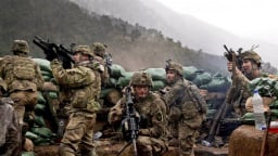 Các đồng minh NATO thấp thỏm lo sợ khi ông Trump có động thái bất ngờ trong quân đội