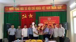 Thanh Hoá: Hội Nông dân xã đầu tiên công bố các quyết định kết thúc tổ chức bộ máy Hội Nông dân cấp xã