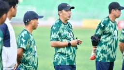CLB Bình Định: “Trảm' HLV Trần Minh Chiến, đưa HLV Bùi Đoàn Quang Huy trở lại “ghế nóng'?
