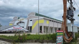 Hình ảnh chợ mới Chiên Đàn Đà Nẵng xây hơn 30 tỷ đồng phơi nắng, mưa