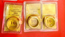 Giá vàng hôm nay 10/7: Giá vàng nhẫn giảm tới 700.000 đồng/lượng