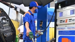 Giá xăng dầu hôm nay 19/7: Tụt dốc