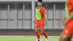 Trung vệ Nguyễn Nhật Minh 1m80: “Hòn đá tảng” nơi hàng thủ U23 Việt Nam