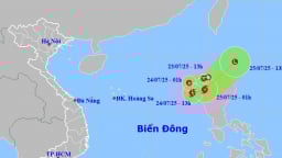 NÓNG: Áp thấp nhiệt đới trên biển Đông đang mạnh lên, khả năng ngày mai (24/7) trở thành bão số 4, di chuyển phức tạp