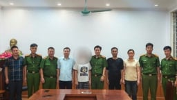 Kịch bản lừa đảo như phim ở Ninh Bình: 'Công an giả' dùng lệnh bắt qua Zoom, ép nữ sinh tự trói mình tống tiền gia đình
