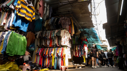 Bài 3: Người trẻ đổ xô mở shop quần áo secondhand – Nhất thời hay cơ hội dài hạn?