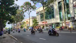 Nên cùng thể hiện địa danh hành chính cũ?