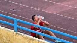 Tiền vệ Việt kiều Chung Nguyen Do sốc nhiệt trong ngày CLB Ninh Bình để thua 0-2