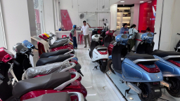 Kinh doanh xe máy điện học sinh vào mùa