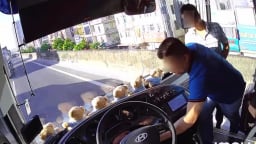 Công an đã làm việc với tài xế ô tô giật chìa khóa xe khách trên Vành đai 3, Hà Nội 
