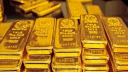 Giá vàng hôm nay 16/8: Đồng loạt giảm sâu