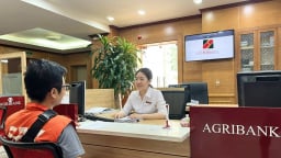 Ngân hàng làm việc xuyên lễ để đảm bảo tặng quà kịp thời cho người dân dịp Quốc khánh 2/9