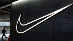 Anh cấm quảng cáo 'thời trang xanh' vô căn cứ của Nike, Superdry và Lacoste 