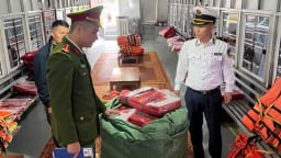 Chủ tàu siết chặt an toàn cháy nổ mùa lễ hội 2026 tại lòng hồ Hòa Bình