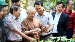 Người đầu tiên tìm ra sâm Ngọc Linh với hành trình 2 năm luồn trên dãy núi Trường Sơn, có lần tai nạn suýt chết