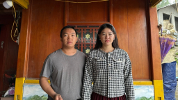 Người phụ nữ kể lại giây phút sinh tử được Thượng úy Quân đội cứu giữa dòng nước lũ