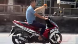 Công an làm việc với nhân vật trong clip gây tranh cãi “chó trên xe máy đội mũ bảo hiểm, người thì không”