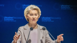 Căng thẳng âm ỉ đang bùng phát - EU không hài lòng với việc tập trung quyền lực vào tay bà von der Leyen