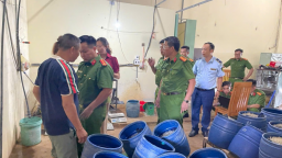 Hải Phòng: Phát hiện xưởng sản xuất giá đỗ “tắm” chất cấm 6-BAP