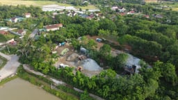 Trạm trộn bê tông quy mô lớn không phép hoạt động rầm rộ sát khu dân cư ở Đức Thọ (Hà Tĩnh)