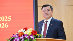 Thứ trưởng Bộ Công Thương: 'Không áp đặt hoặc hạn chế người dân lựa chọn xăng E10'