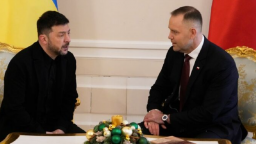 Tổng thống Nawrocki muốn tước bỏ huân chương cao nhất của Ba Lan đã tặng ông Zelensky
