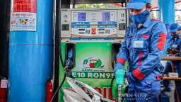 Giá xăng dầu hôm nay 1/6: Xăng E10 bán đồng loạt trên toàn quốc, dầu thô tăng mạnh