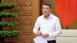 Thủ tướng chỉ đạo 'khoan thư sức dân', tạm thời giữ ổn định giá dịch vụ y tế, giáo dục