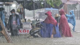 Dự báo mưa lớn mới nhất tại Hà Nội chiều tối nay (4/6), cảnh báo mưa rất to trên 130mm tại Bắc Bộ gây ngập úng