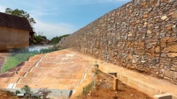 Công trình 14 tỷ chống sạt lở núi Van Cà Vãi ở Quảng Ngãi hiện thế nào?